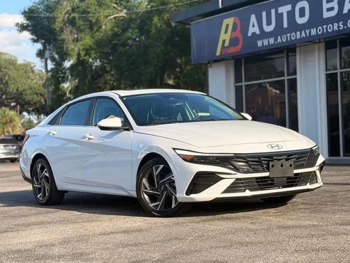 2025 Hyundai ELANTRA SEL