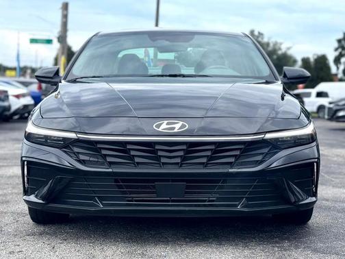 2025 Hyundai ELANTRA SEL