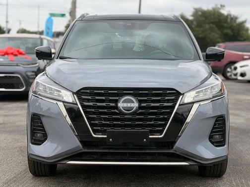 Gray 2023 Nissan Kicks SR