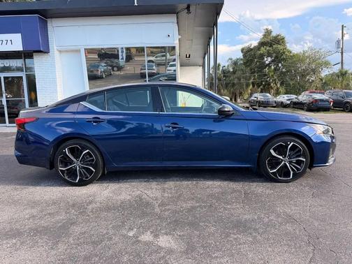 Deep Blue Pearl 2024 Nissan Altima SR FWD