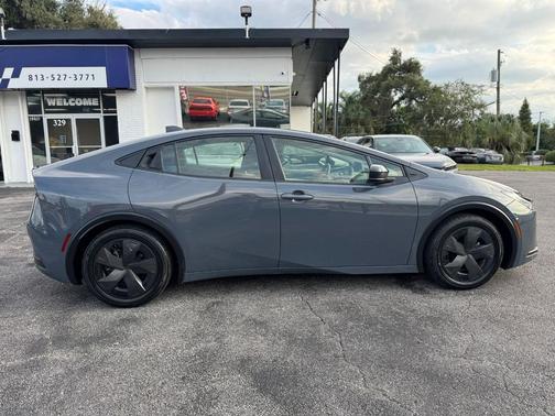 2023 Toyota Prius LE