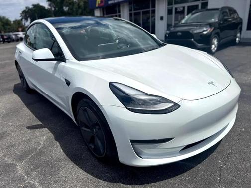 2022 Tesla Model 3 Standard Range Plus