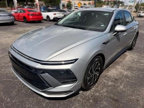 Aero Silver 2026 Hyundai SONATA Hybrid Base