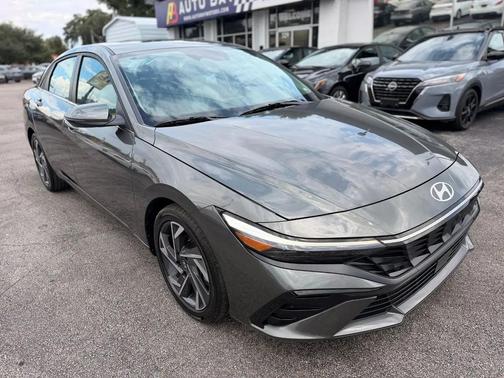 Gray 2025 Hyundai ELANTRA Limited
