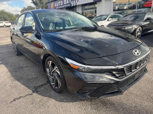 2024 Hyundai ELANTRA Limited