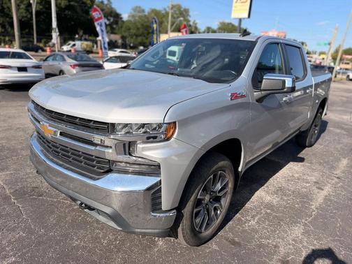 Silver Ice Metallic 2021 Chevrolet Silverado 1500 LT