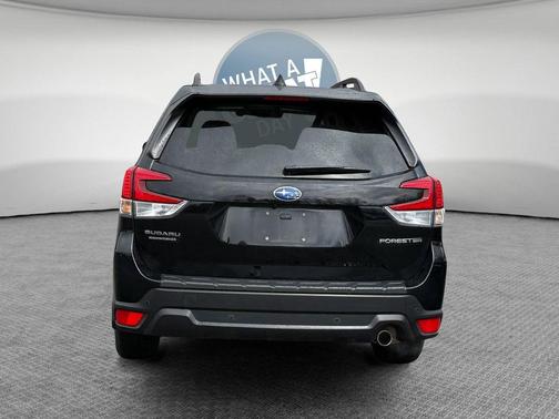 Crystal Black Silica 2021 Subaru Forester Limited