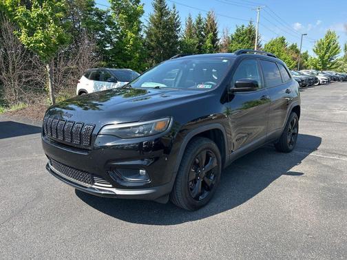 Diamond Black Crystal Pearlcoat 2019 Jeep Cherokee Altitude