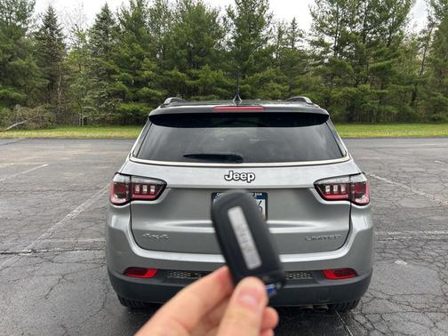 Billet Silver Metallic Clearcoat 2022 Jeep Compass Limited