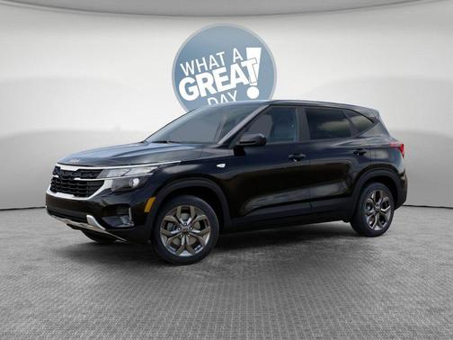 Fusion Black 2026 Kia Seltos LX