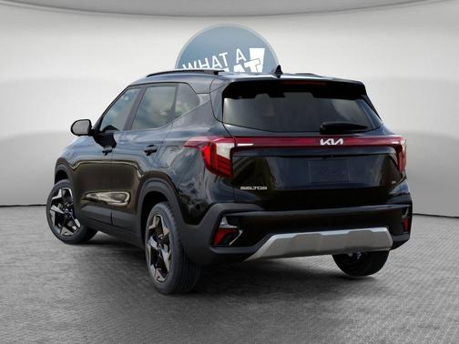 Fusion Black 2026 Kia Seltos S