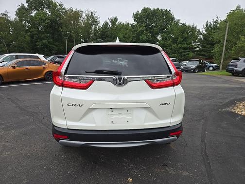 White Diamond Pearl 2017 Honda CR-V EX