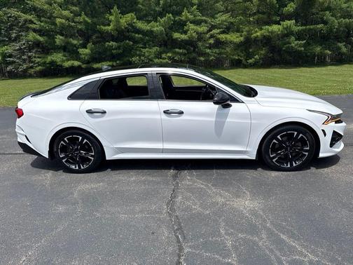 Glacial White Pearl 2022 Kia K5 GT-Line