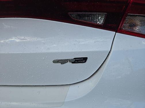 Glacial White Pearl 2022 Kia K5 GT-Line