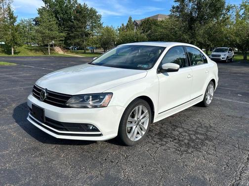 Pure White 2017 Volkswagen Jetta 1.8T SEL