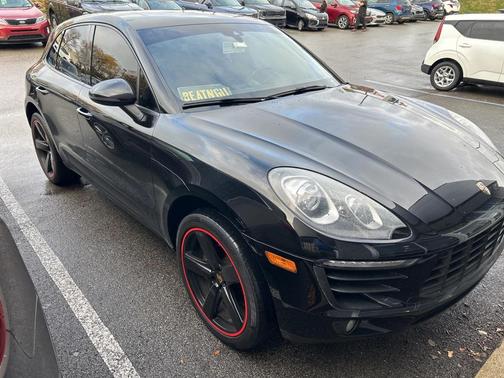 2018 Porsche Macan Base