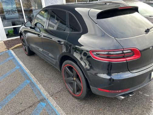 2018 Porsche Macan Base