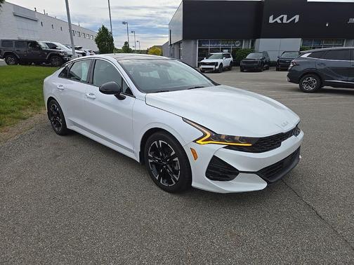 Glacial White Pearl 2023 Kia K5 GT-Line