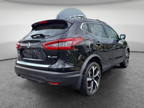 2022 Nissan Rogue Sport SL