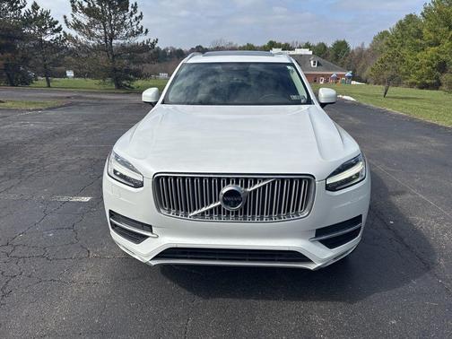 Crystal White Metallic 2018 Volvo XC90 T6 Inscription