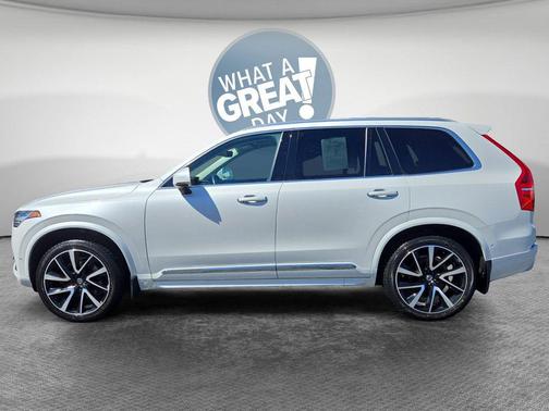 Crystal White Metallic 2018 Volvo XC90 T6 Inscription
