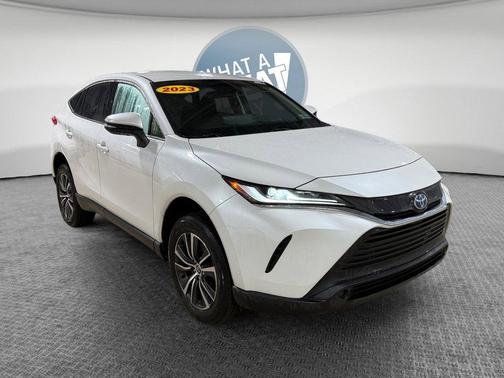 Wind Chill Pearl 2023 Toyota Venza LE