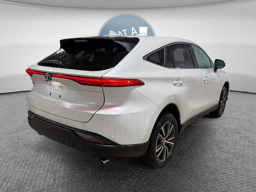 Wind Chill Pearl 2023 Toyota Venza LE