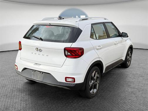 2022 Hyundai VENUE SEL
