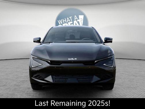 Ebony Black 2025 Kia EV6 Wind