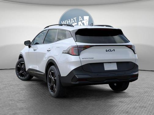 Glacial White Pearl 2026 Kia Sportage X-Line