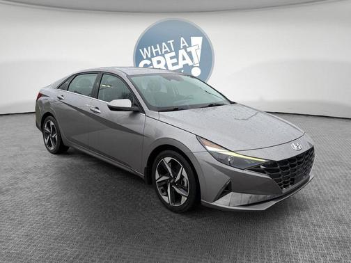 Fluid Metal 2022 Hyundai ELANTRA SEL