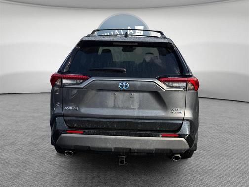 2020 Toyota RAV4 Hybrid SE