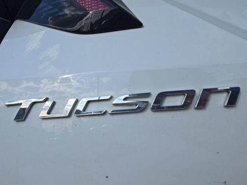 Serenity White Pearl 2023 Hyundai TUCSON Hybrid Limited