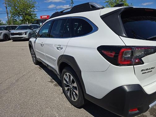 Crystal White Pearl 2024 Subaru Outback Touring