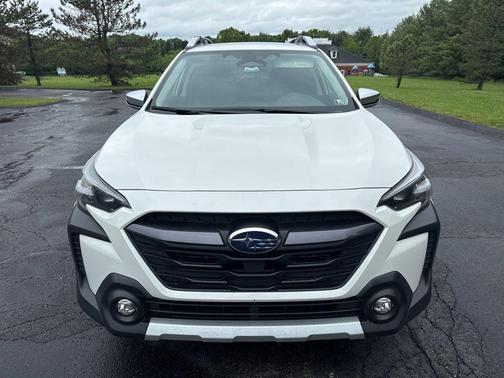 Crystal White Pearl 2024 Subaru Outback Touring