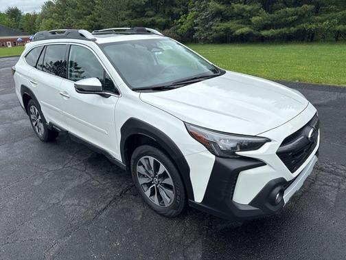 Crystal White Pearl 2024 Subaru Outback Touring