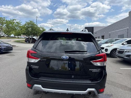 Crystal Black Silica 2024 Subaru Forester Touring