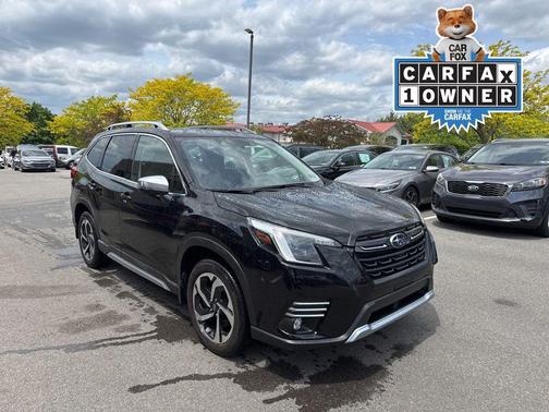Crystal Black Silica 2024 Subaru Forester Touring