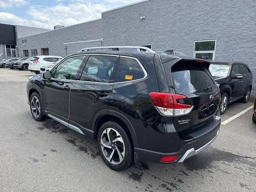 Crystal Black Silica 2024 Subaru Forester Touring