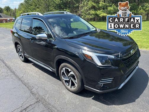 Crystal Black Silica 2024 Subaru Forester Touring
