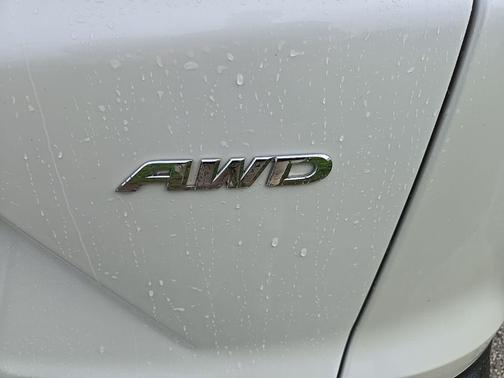 White Diamond Pearl 2017 Honda CR-V EX-L