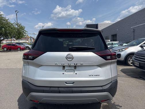 Brilliant Silver Metallic 2023 Nissan Rogue SV