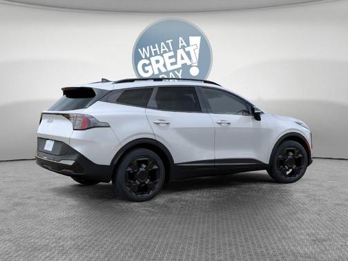 Glacial White Pearl 2027 Kia Sportage X-Line