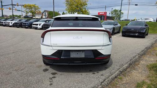 Snow White Pearl 2022 Kia EV6 Wind