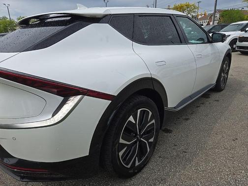 Snow White Pearl 2022 Kia EV6 Wind