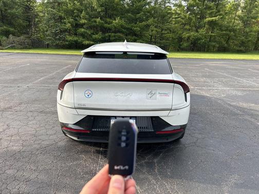 Snow White Pearl 2022 Kia EV6 Wind