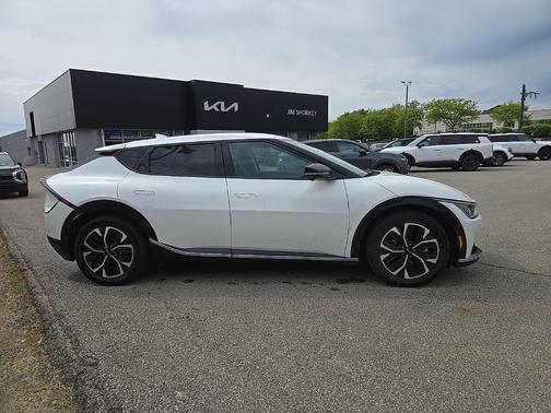 Snow White Pearl 2022 Kia EV6 Wind