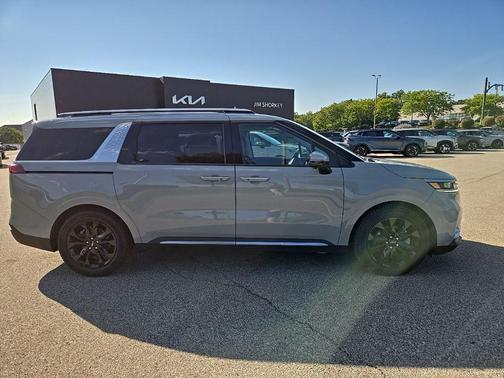 Ceramic Silver 2024 Kia Carnival SX Prestige