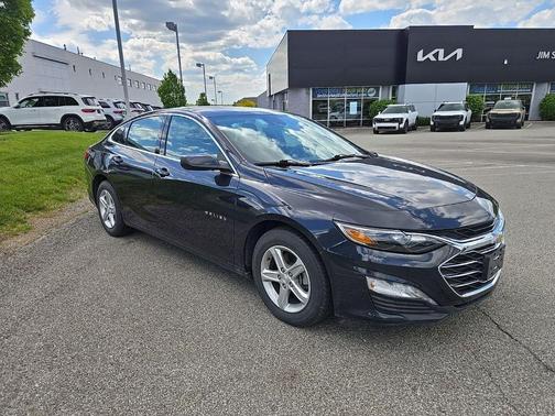 Dark Ash Metallic 2023 Chevrolet Malibu FWD 1LT