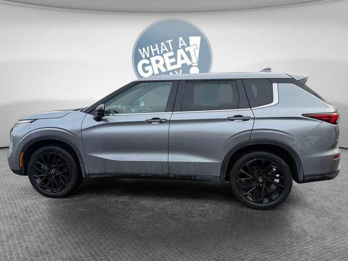 2022 Mitsubishi Outlander Black Edition S-AWC